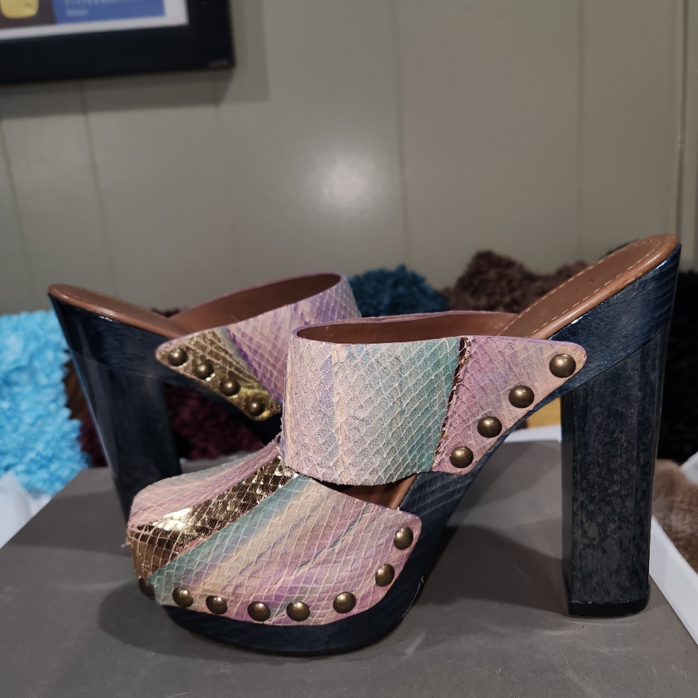 NWT UGG Rare Amadora Disco sz.US 9, UK 7.5 EU 40 Made in Italy